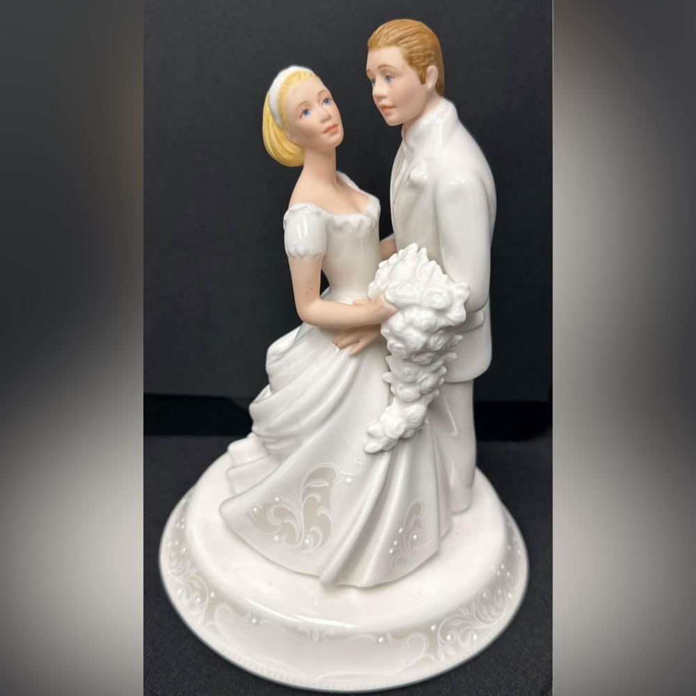 Lenox Bride and Groom cake topper
